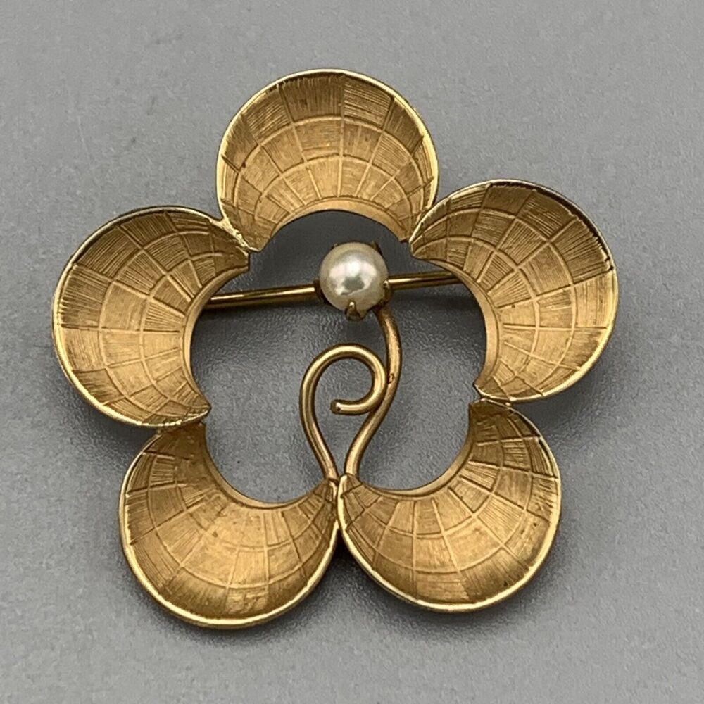 Vintage Gold 5 Petal Flower Retro Design Pearl Brooch Signed Turin Inc 12K GF